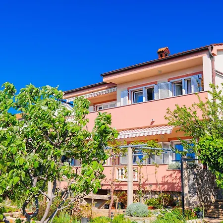 Apartment Todor *
